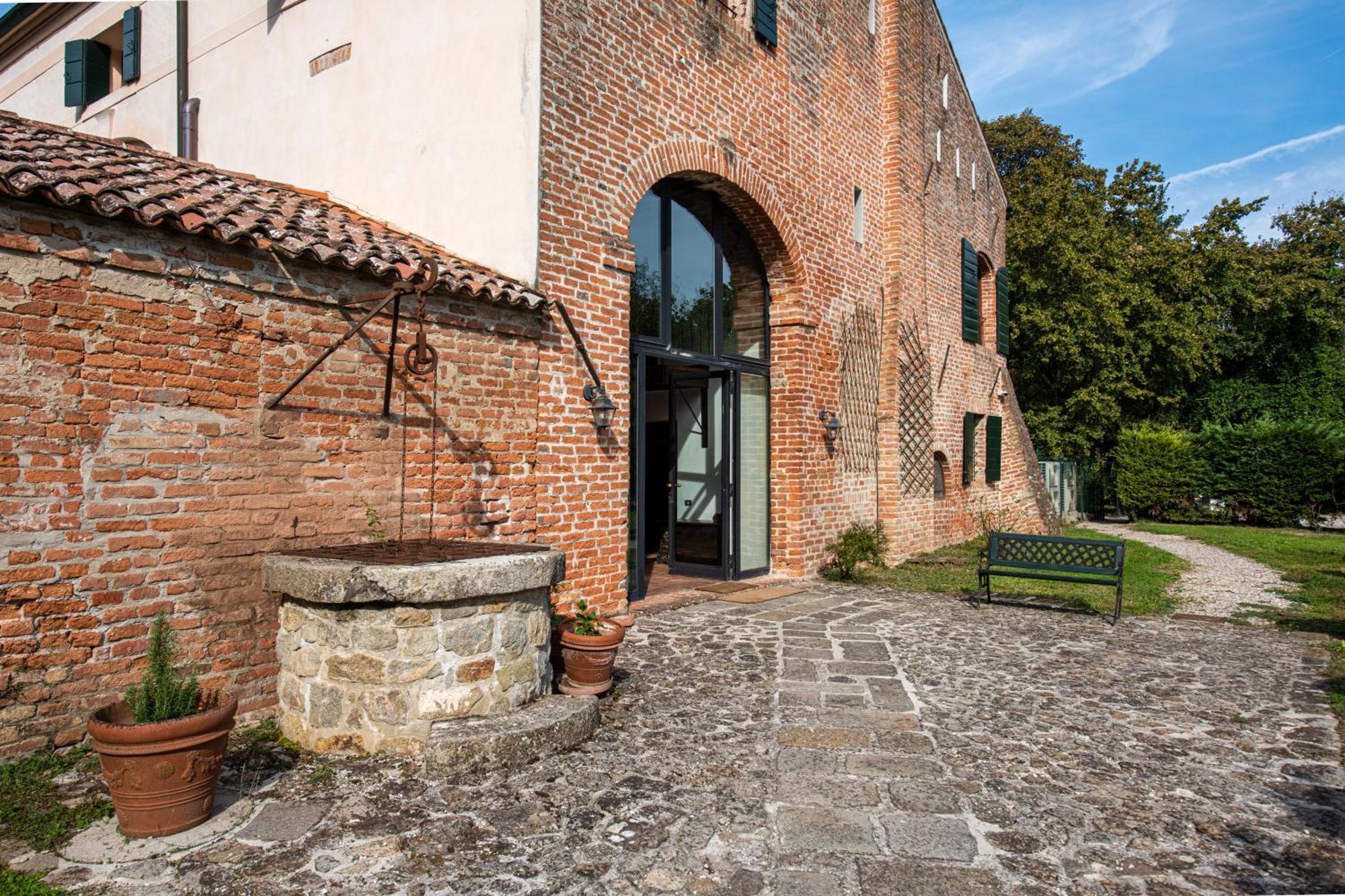 Villa Country Mansion 8500Squarefeet San Pietro Viminario Exterior photo