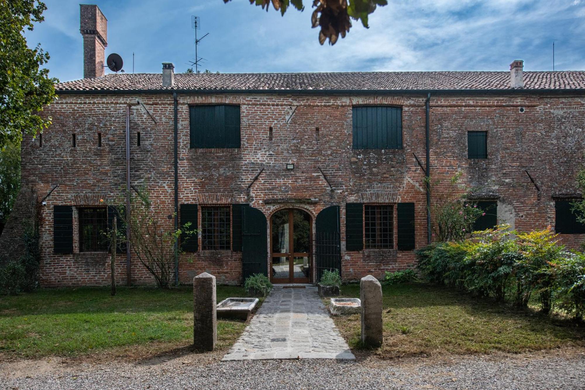 Villa Country Mansion 8500Squarefeet San Pietro Viminario Exterior photo